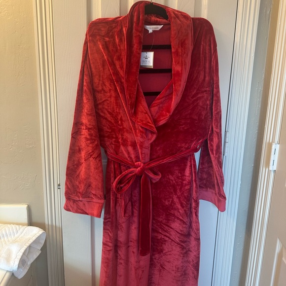Royal Standard Harbin Robe - Picture 2 of 4